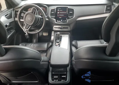 2022 Volvo Xc90 T8 Recharge R-Design z USA, uszkodzony, nr VIN YV4BR0CM9N1821528